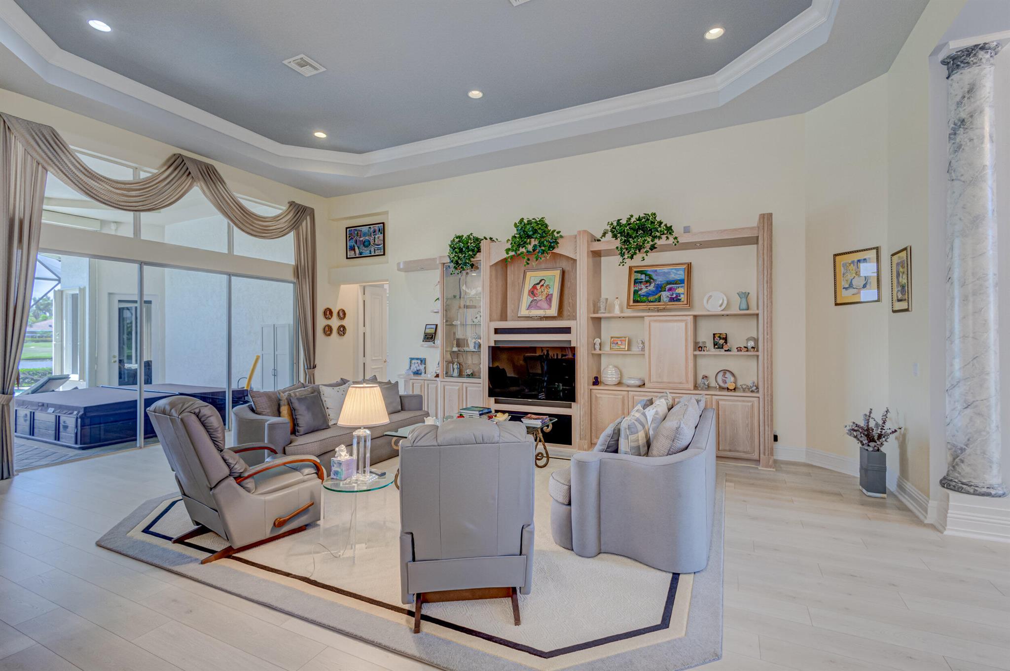 MIRASOL PARADISIO - Residential