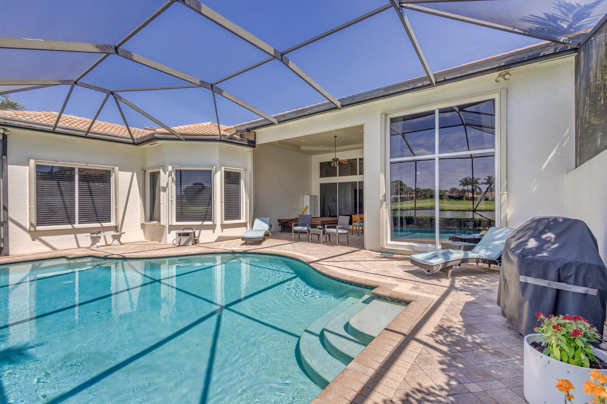 MIRASOL PARADISIO - Residential