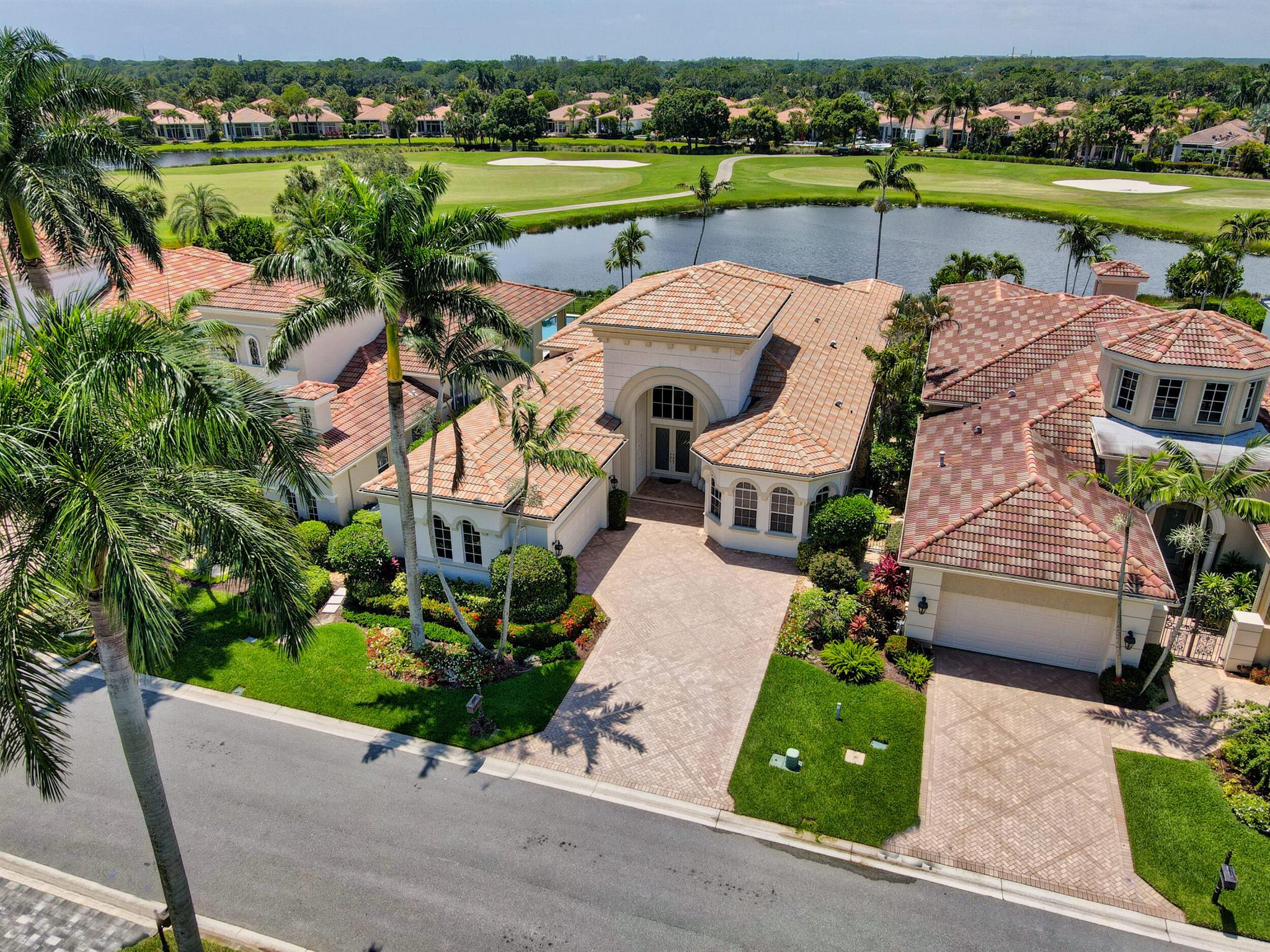 MIRASOL PARADISIO - Residential