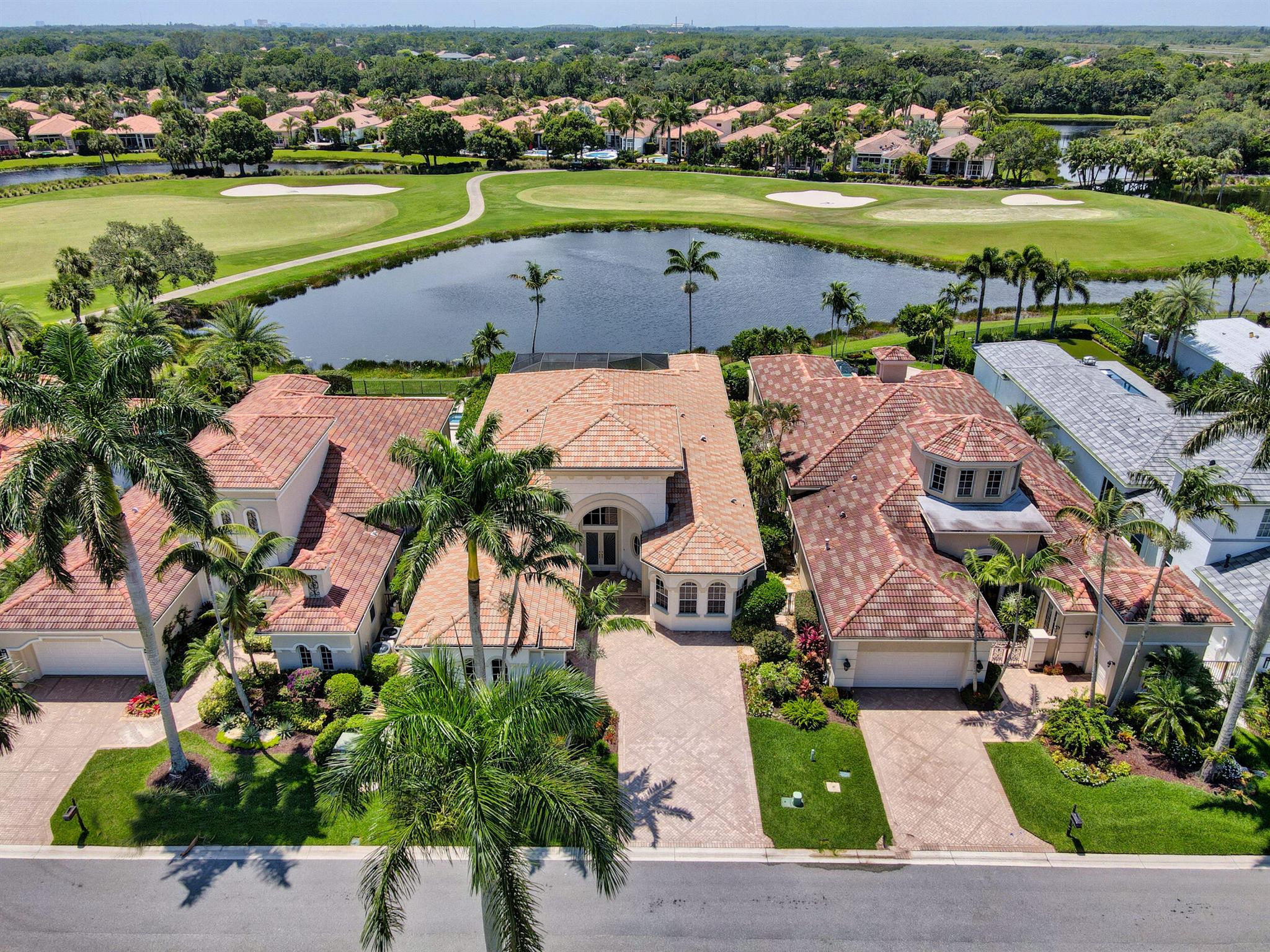 MIRASOL PARADISIO - Residential