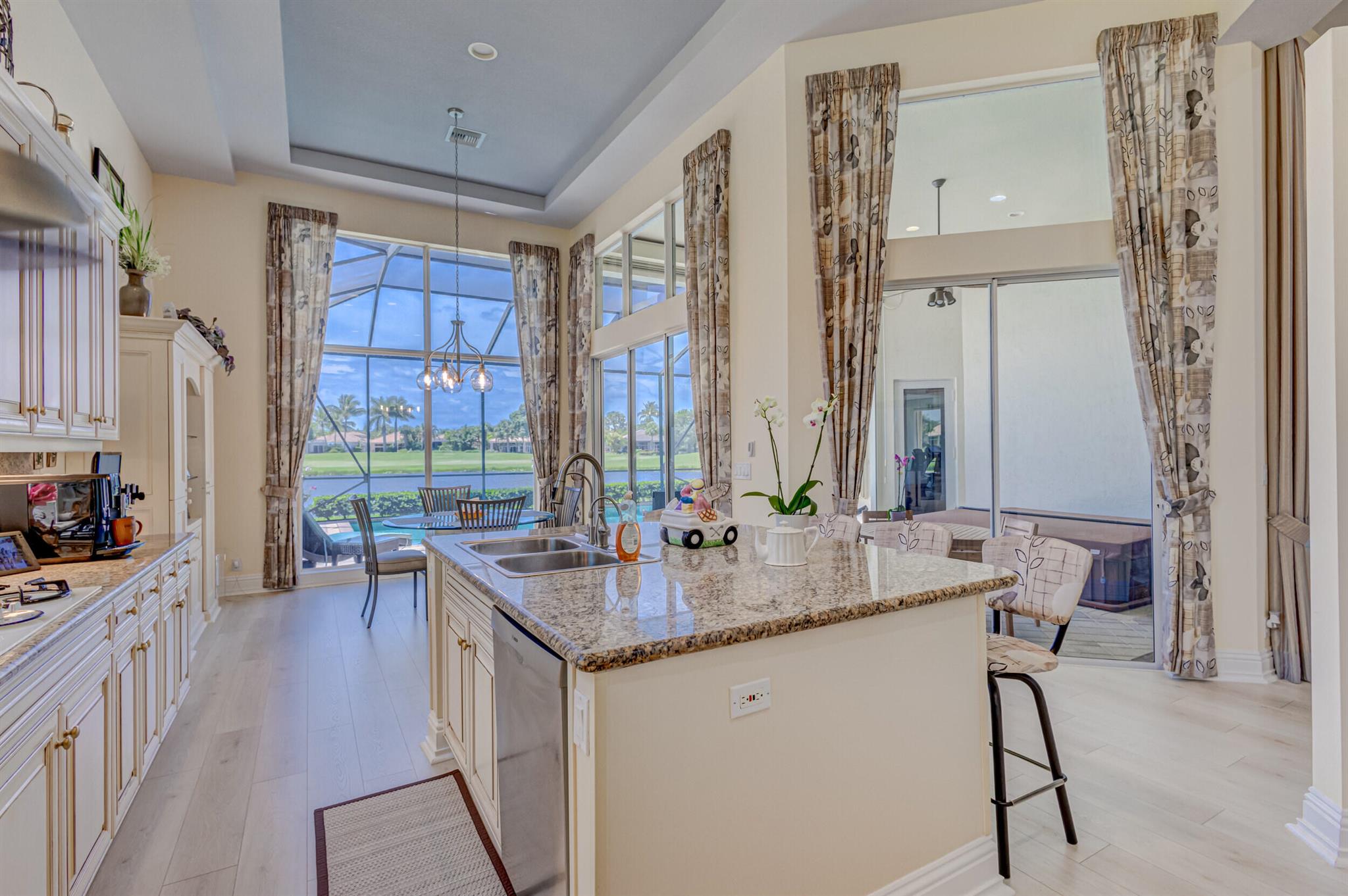 MIRASOL PARADISIO - Residential