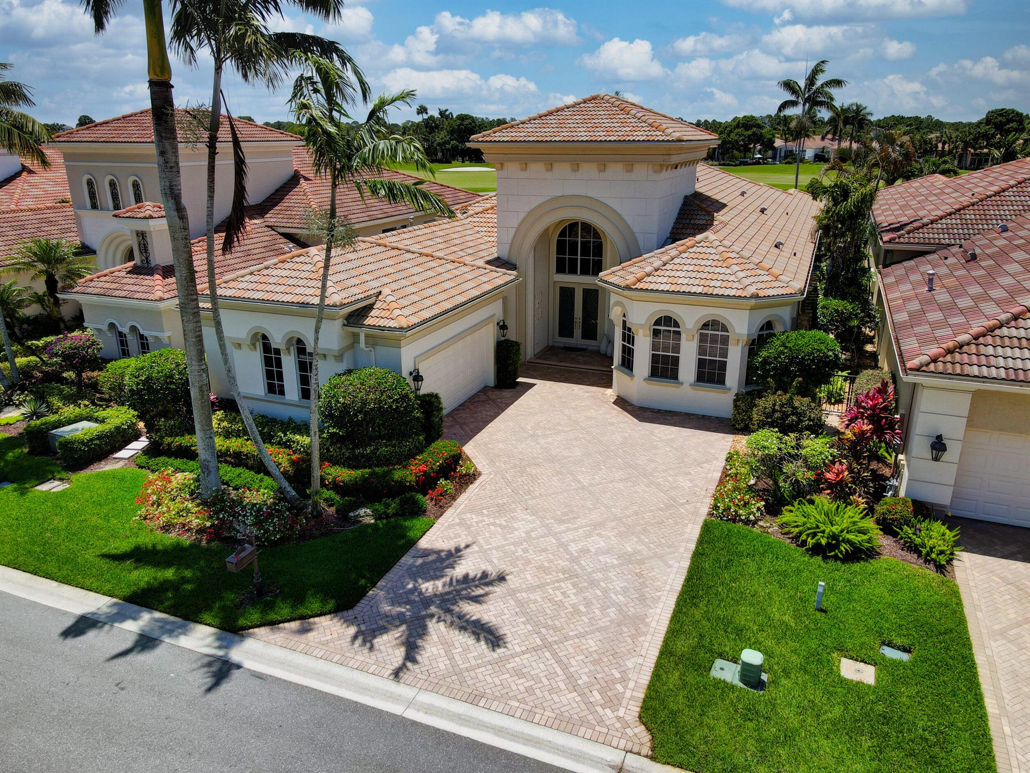 MIRASOL PARADISIO - Residential