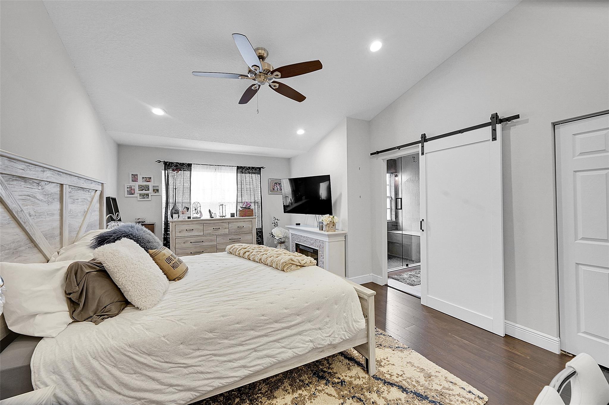 CORAL LAKE/PLEASANT LAKES - Residential