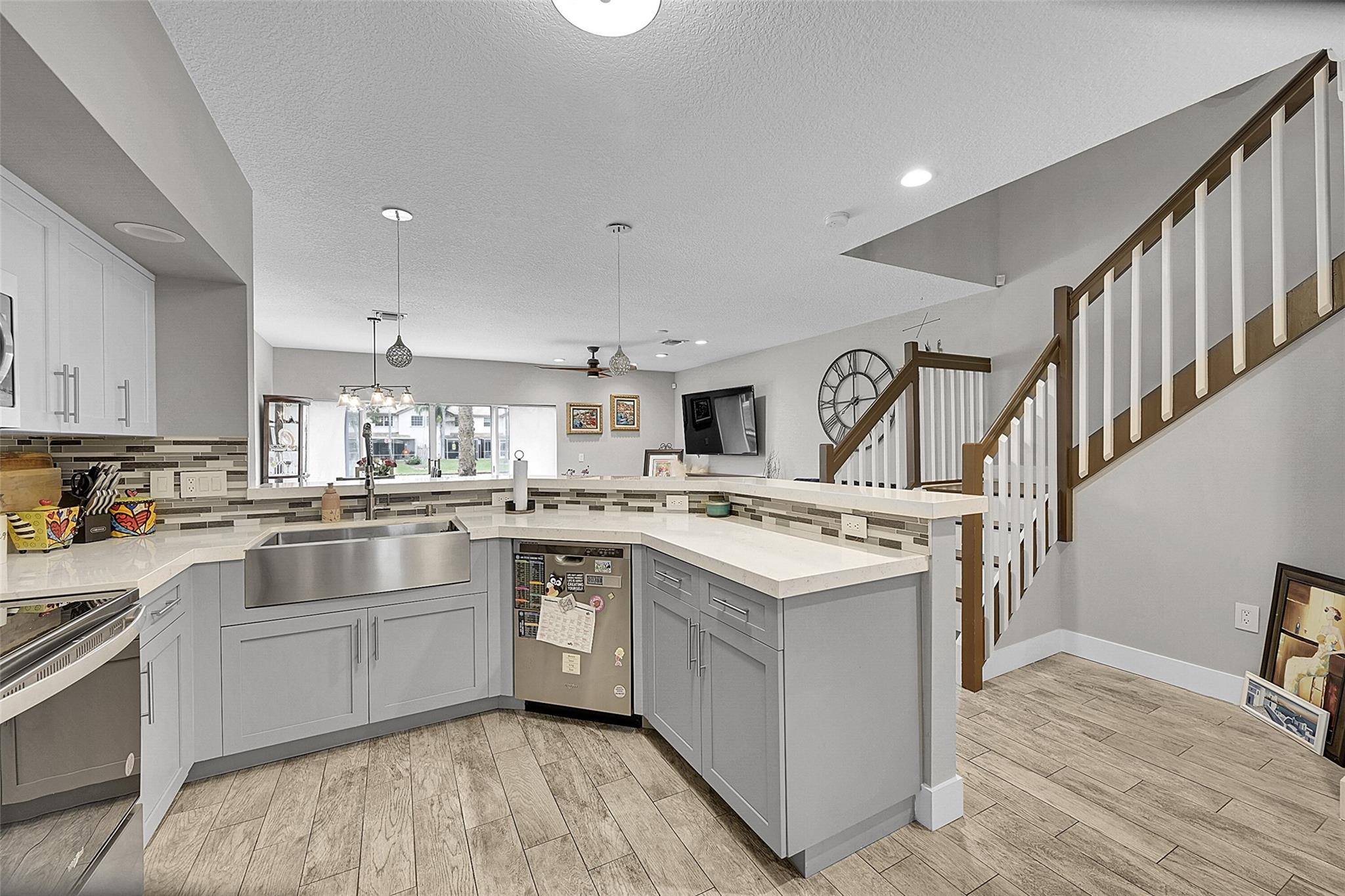 CORAL LAKE/PLEASANT LAKES - Residential