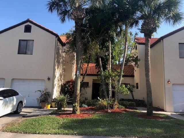 Photo of 12 Via De Casas Sur #102, Boynton Beach, FL 33426 (MLS # R10712649)