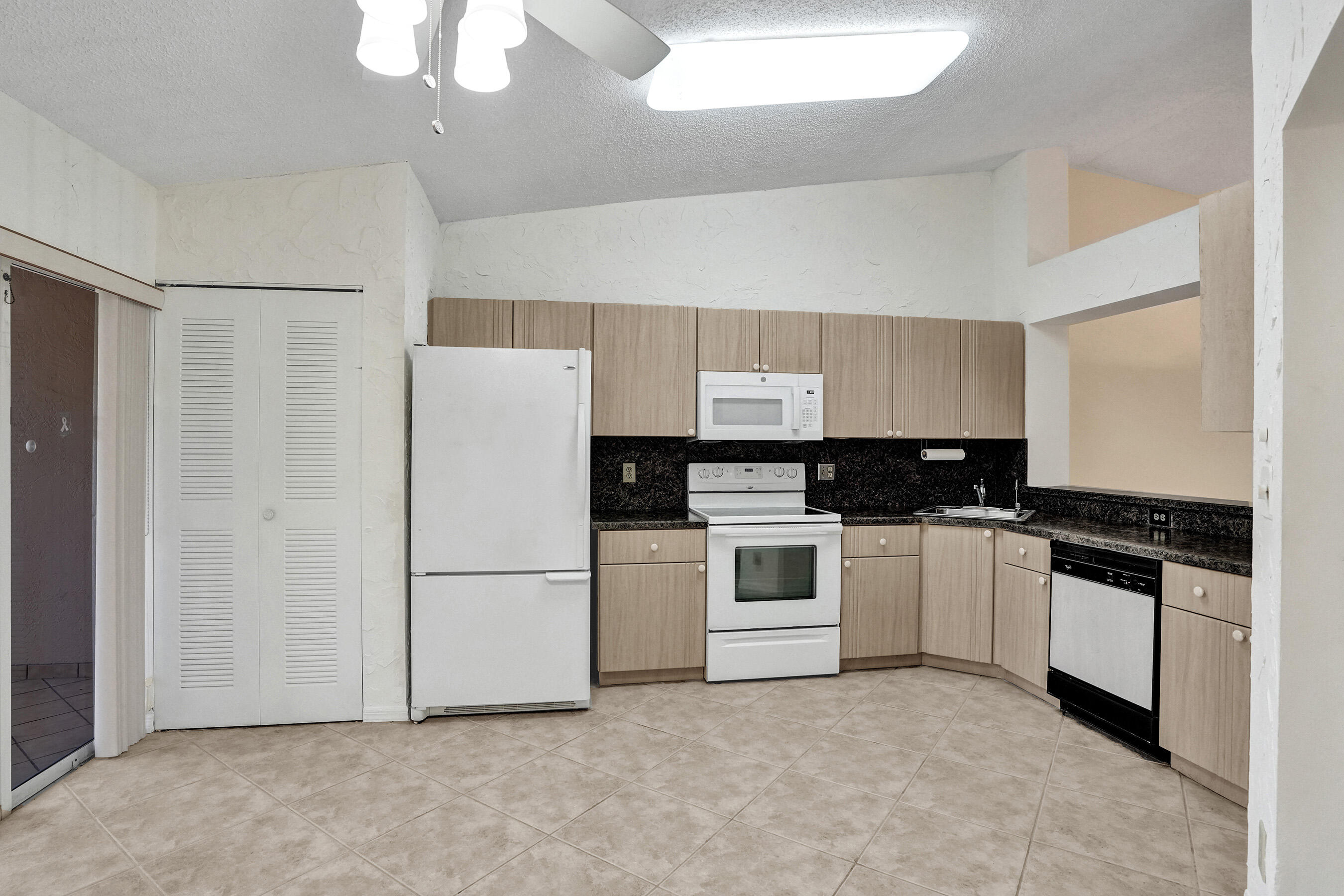 DEVON CONDOMINIUM E - Residential