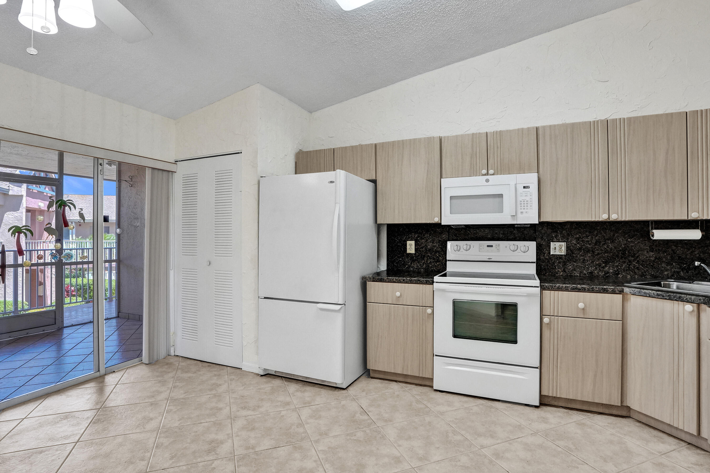 DEVON CONDOMINIUM E - Residential