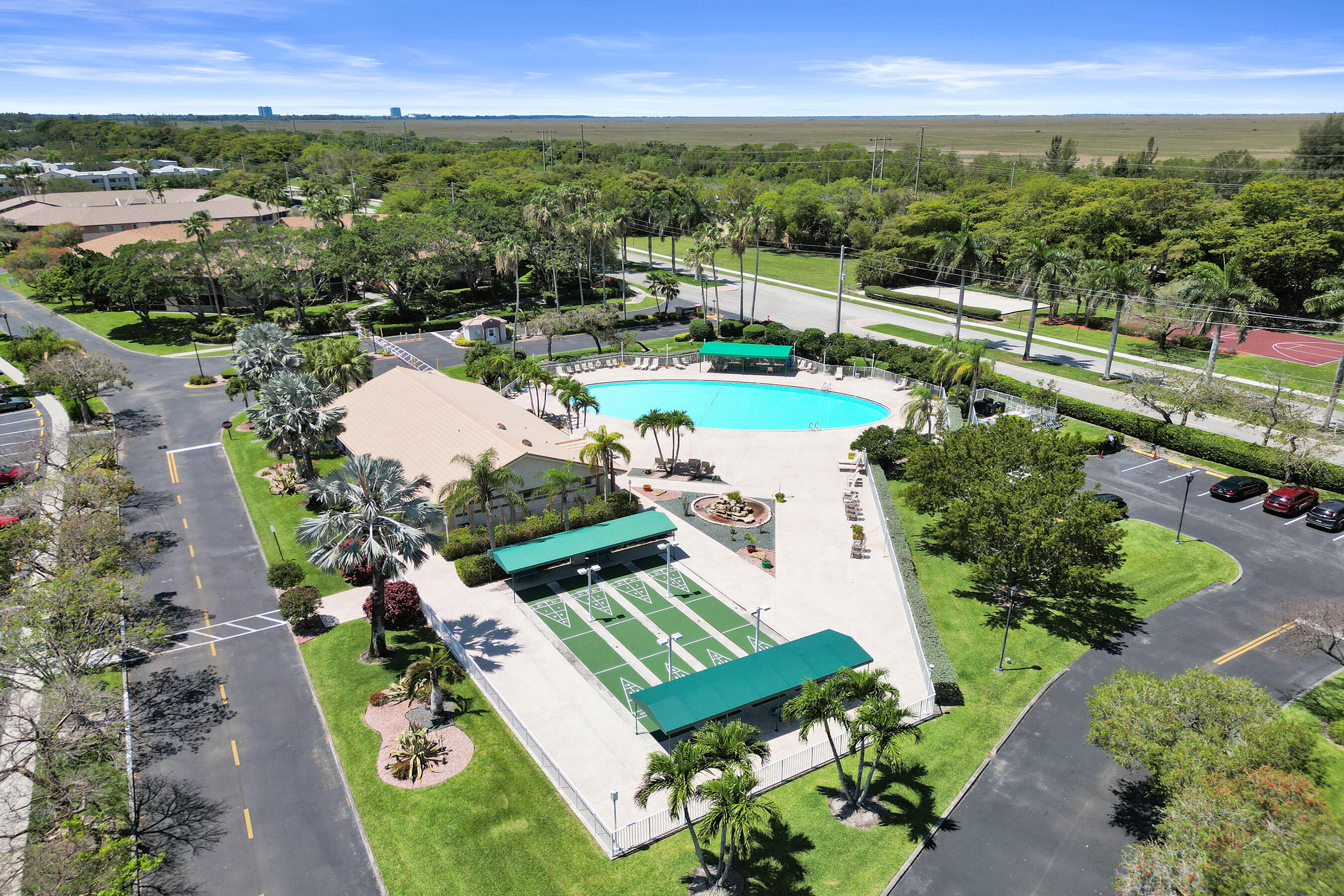 DEVON CONDOMINIUM E - Residential