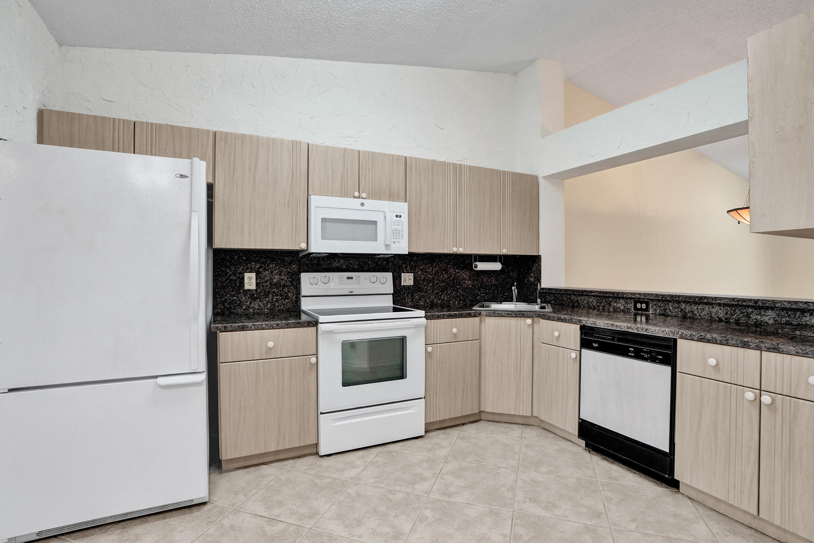 DEVON CONDOMINIUM E - Residential