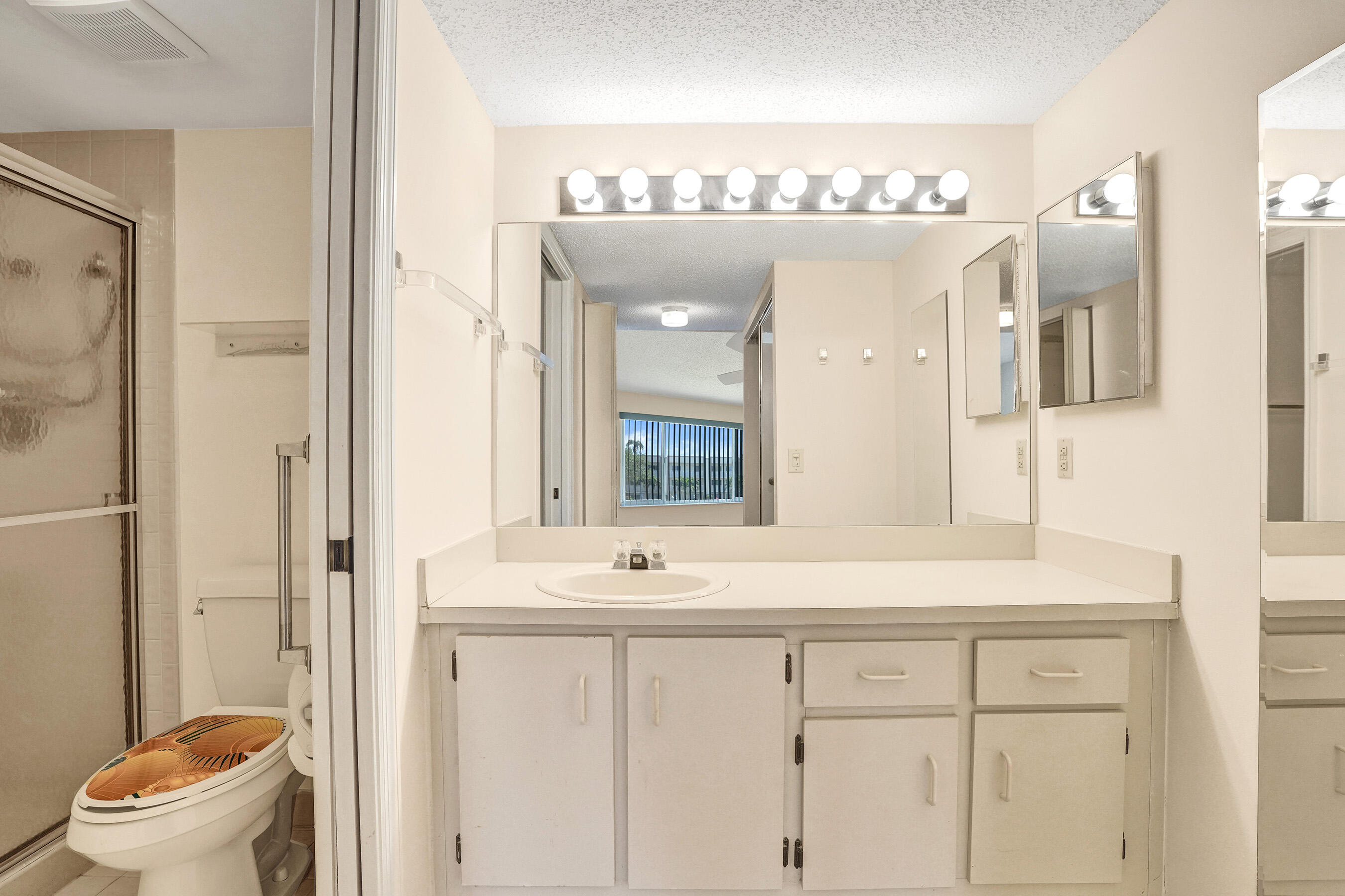 DEVON CONDOMINIUM E - Residential