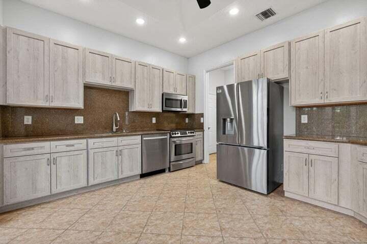 VILLAS AT MANGROVE BAY CONDO - Residential