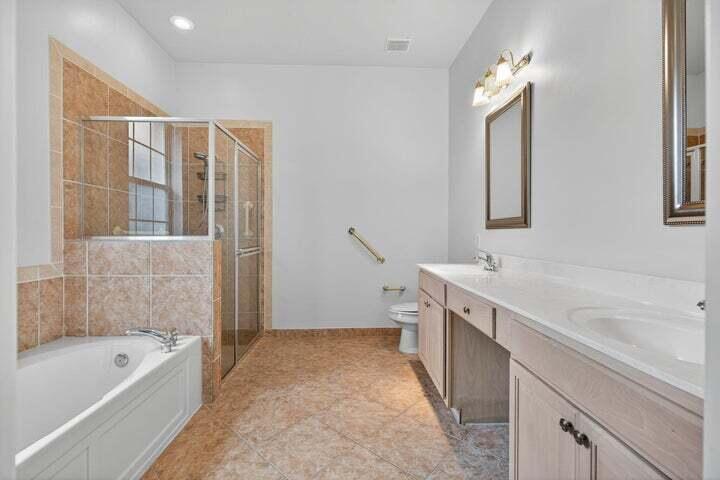 VILLAS AT MANGROVE BAY CONDO - Residential