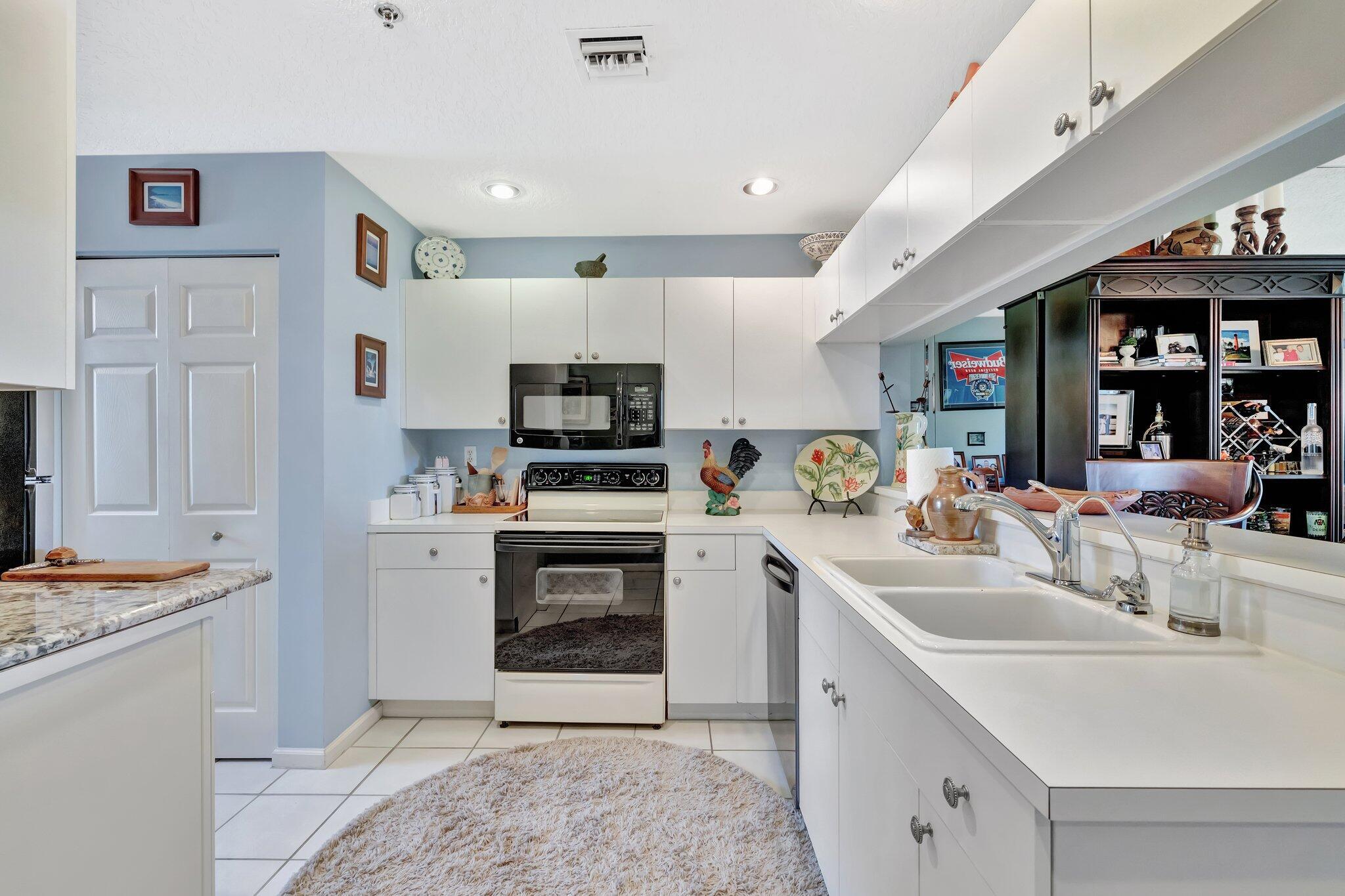 HANSONS LANDING CONDO - Residential