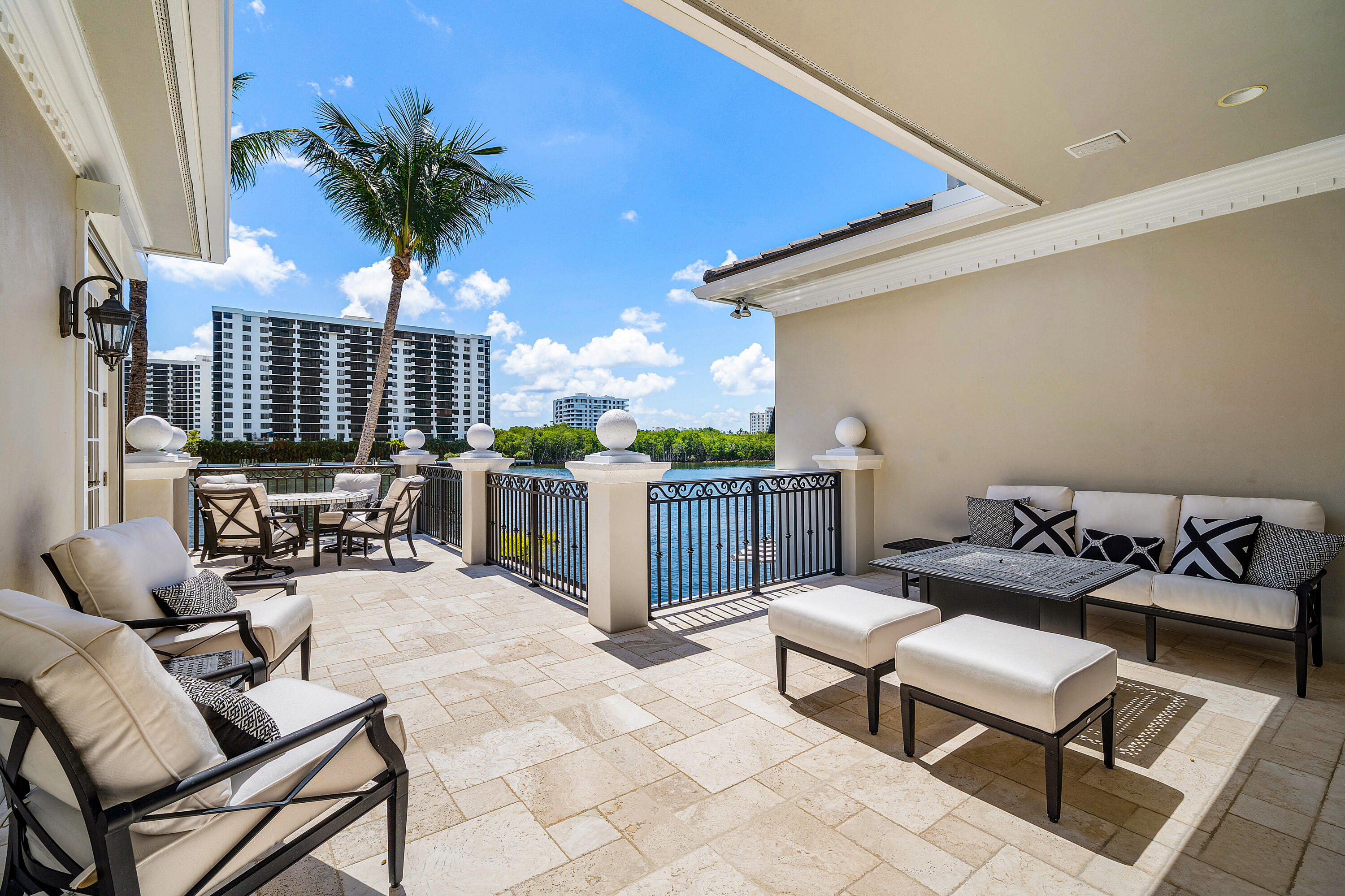 BOCA HARBOUR ISLAND SEC - Residential