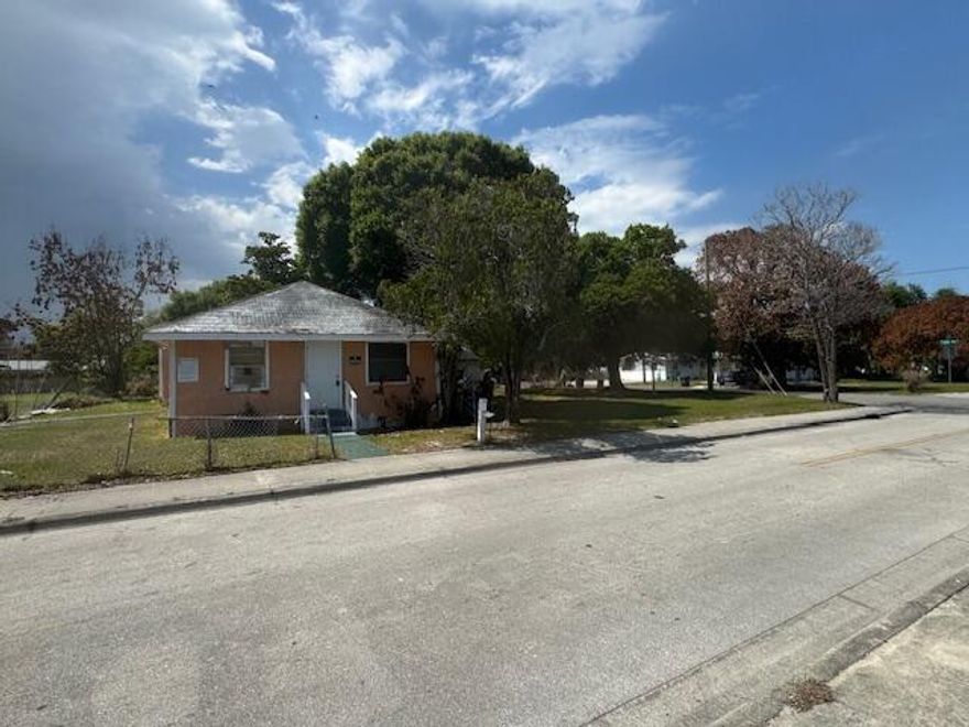 Live Auction at the Property! Saturday April 4 at 10am. Preview 30 minutes prior to sale. 30 days to close. 10% due at time of sale. Must have a 5000 cashier's check and a blank personal check in order to bid. Zoned Medium Density 4bd/2ba. Does have open violations call the city for details. Motivated seller. Suggested opening bid 19,000