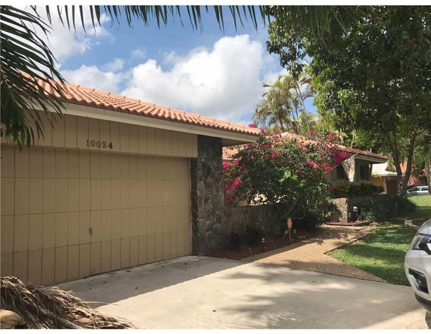 PRICED TO SELL! OWNERS TRANSFERRED !Immaculate FAMILY home featuring 5 HUGE bedrooms, remodeled kitchen, newer roof, and resurfaced pool. NO HOA. Accordion shutters and 2 recent central A/C units. Come by and see the quiet neighborhood with playground just down the street. Hurry...WON'T LAST!