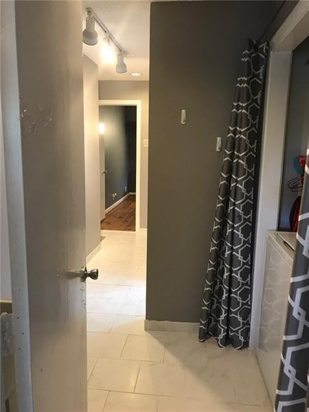 OAK WOOD - Residential