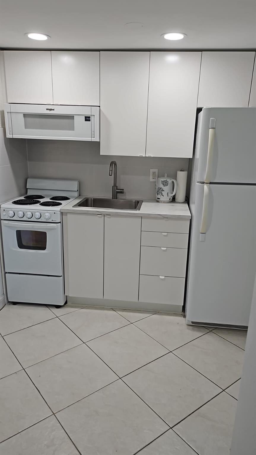 Carlton Tower Condo - Residential Lease