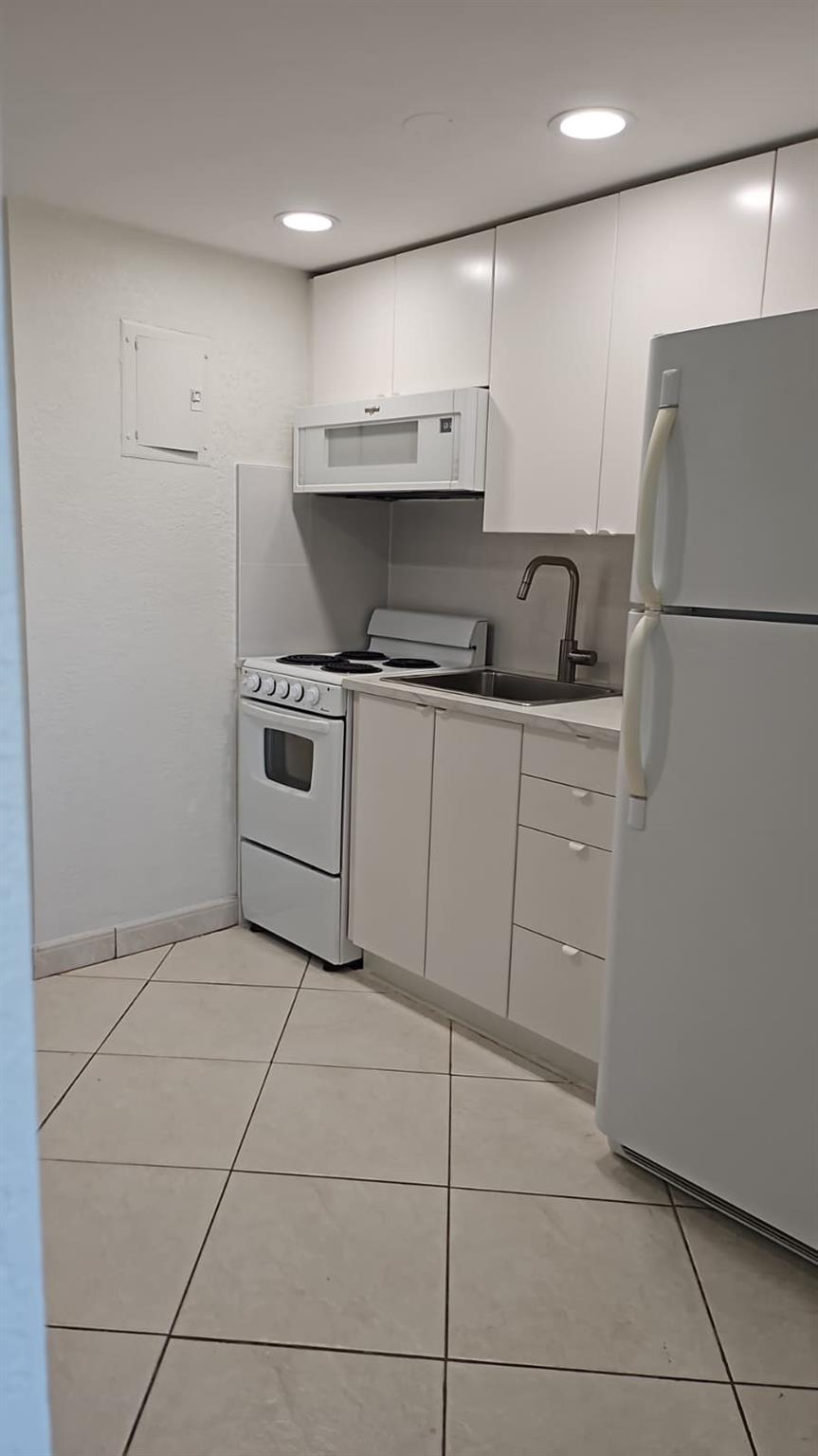 Carlton Tower Condo - Residential Lease