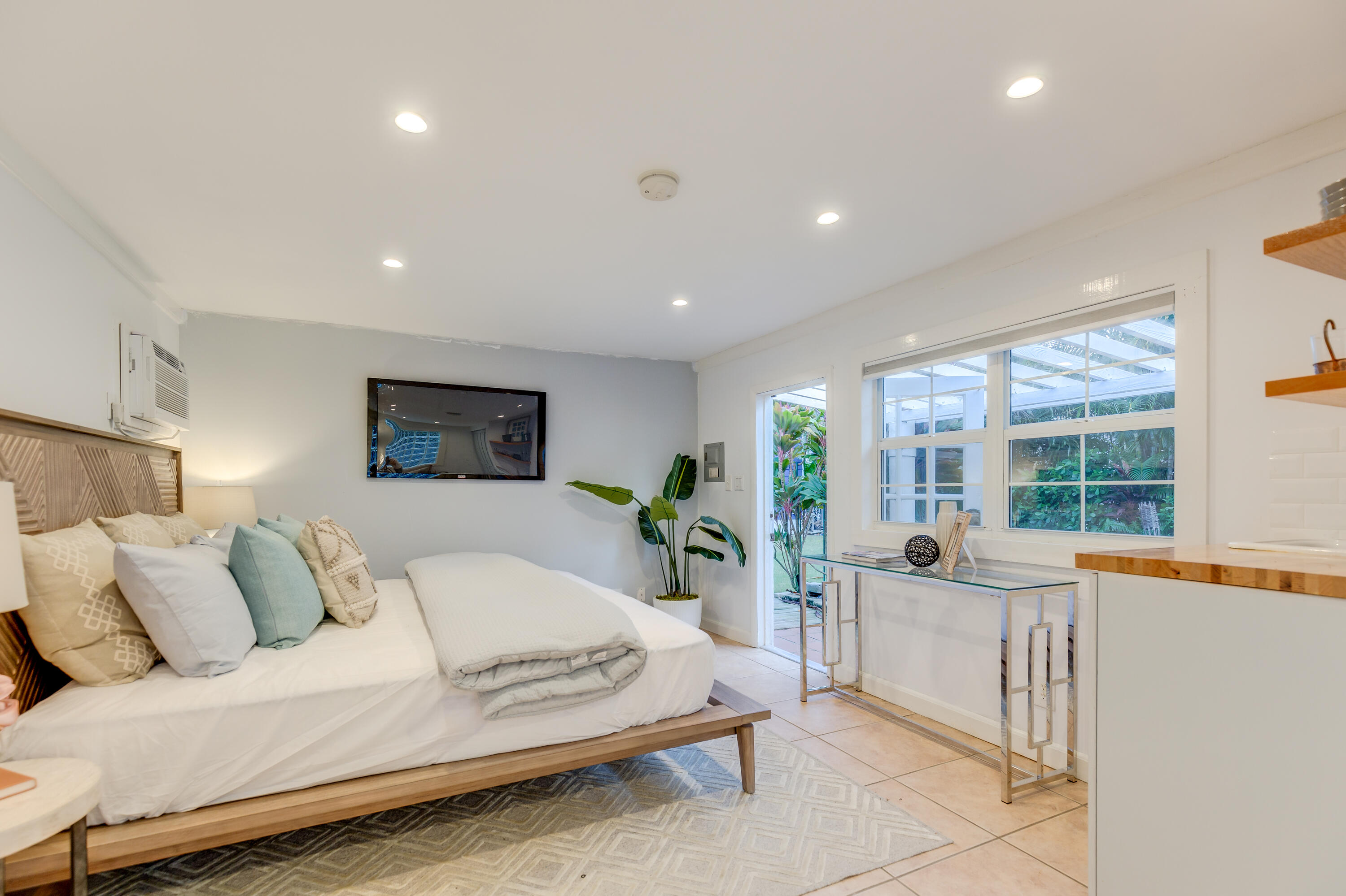 LAKE WORTH TOWN OF - Residential