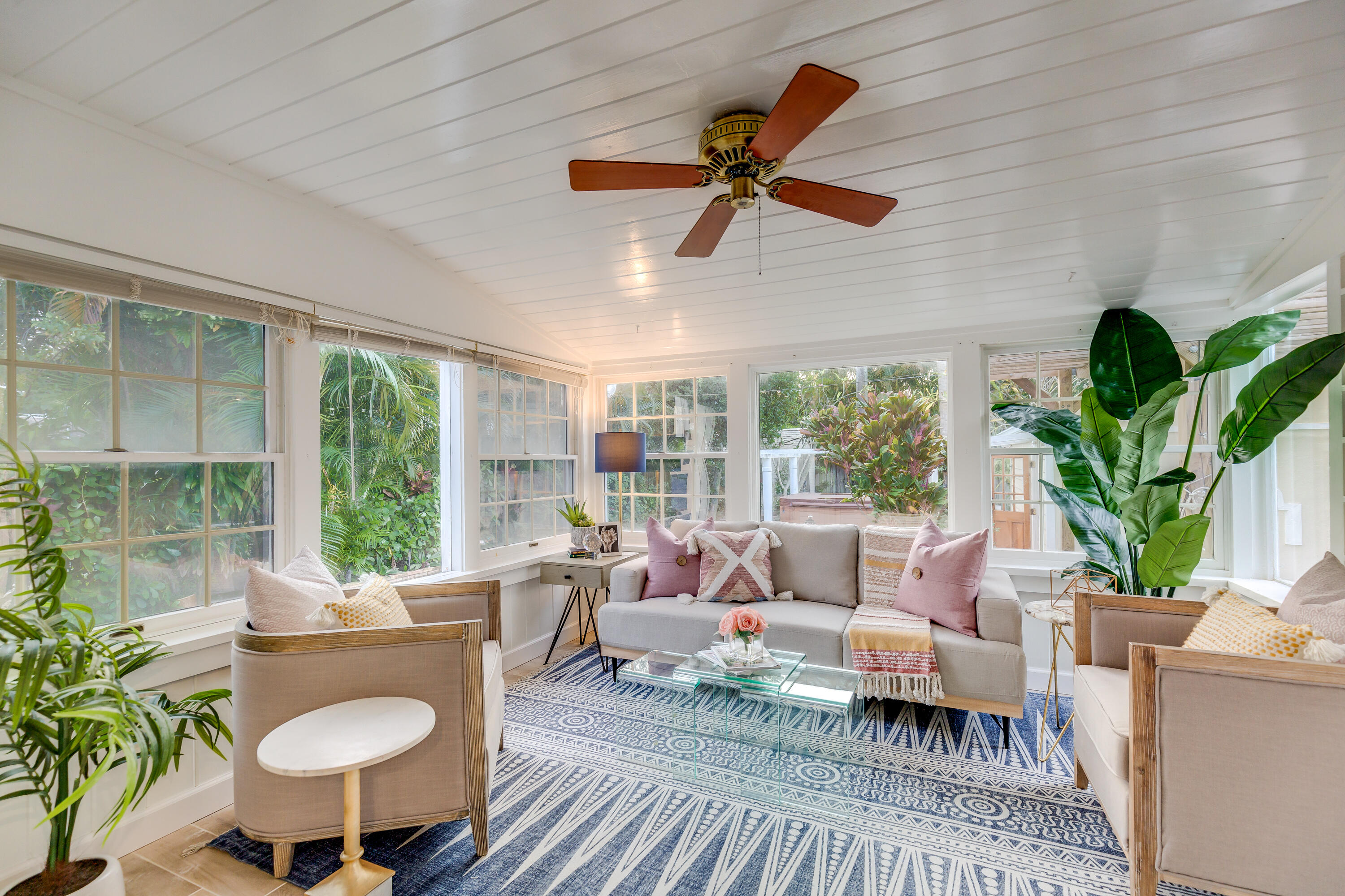 717 N Lakeside Drive