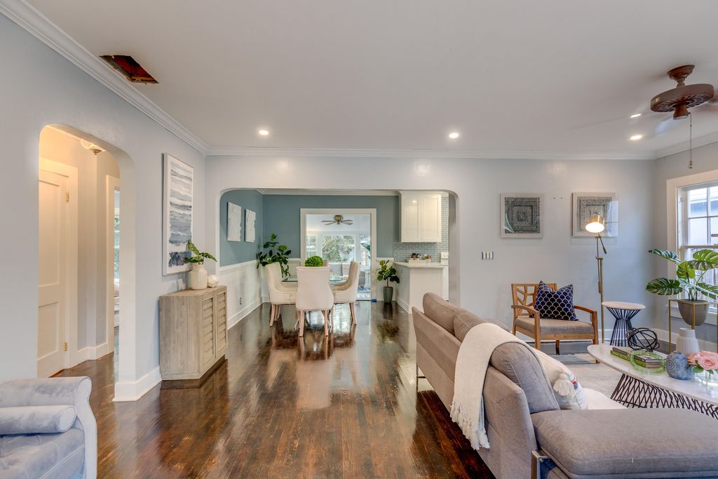 Photo of 717 N Lakeside Drive, Lake Worth Beach, FL 33460 (MLS # B26017227)