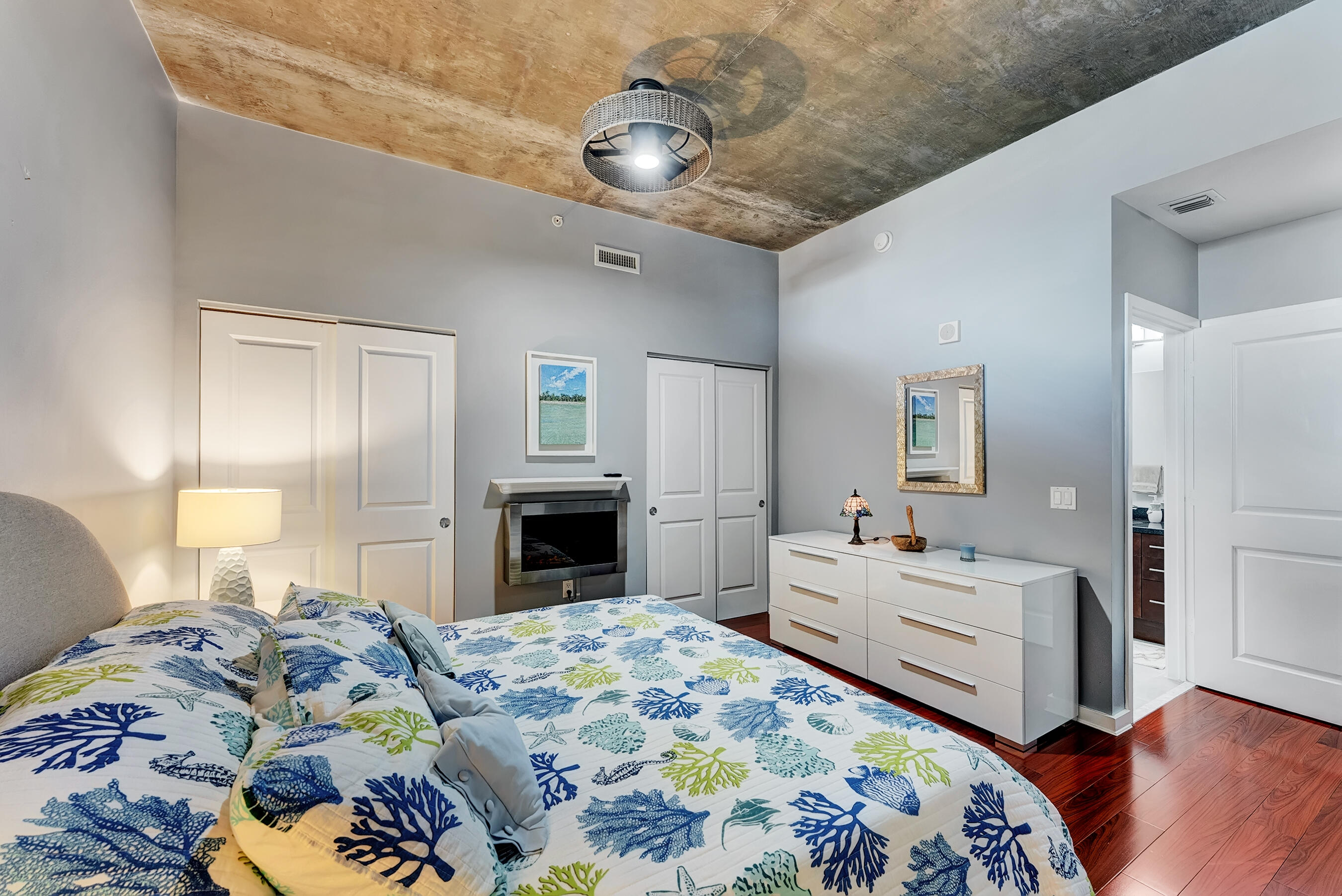 EDGE CONDO - Residential