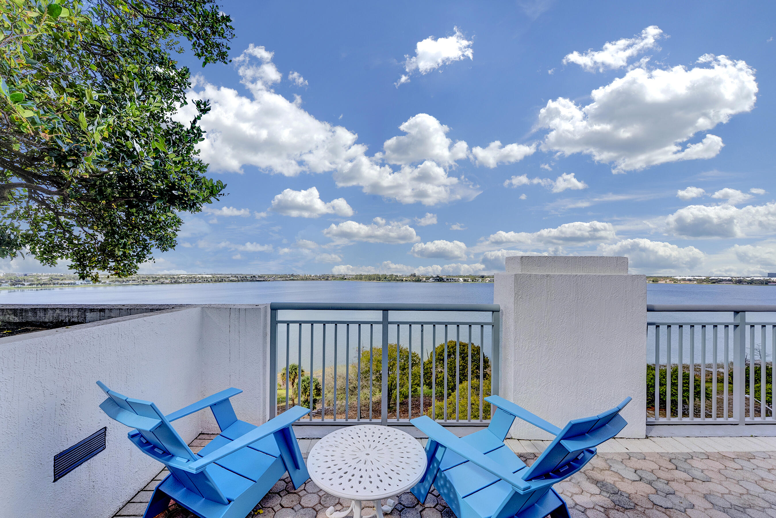 EDGE CONDO - Residential