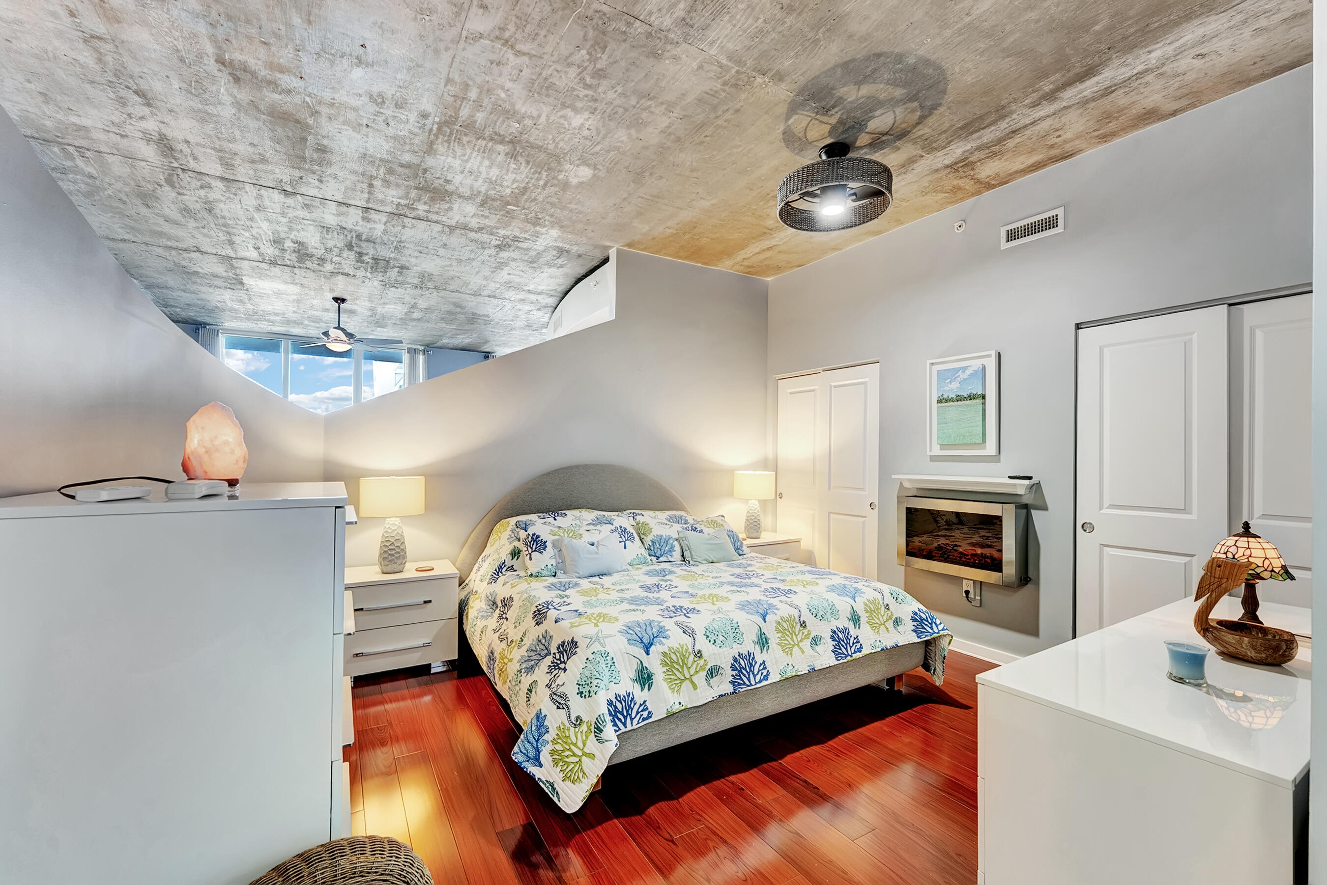 EDGE CONDO - Residential