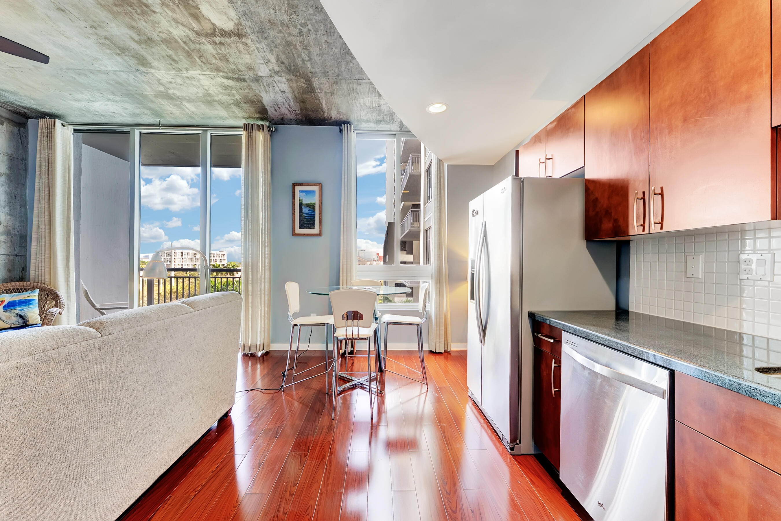 EDGE CONDO - Residential