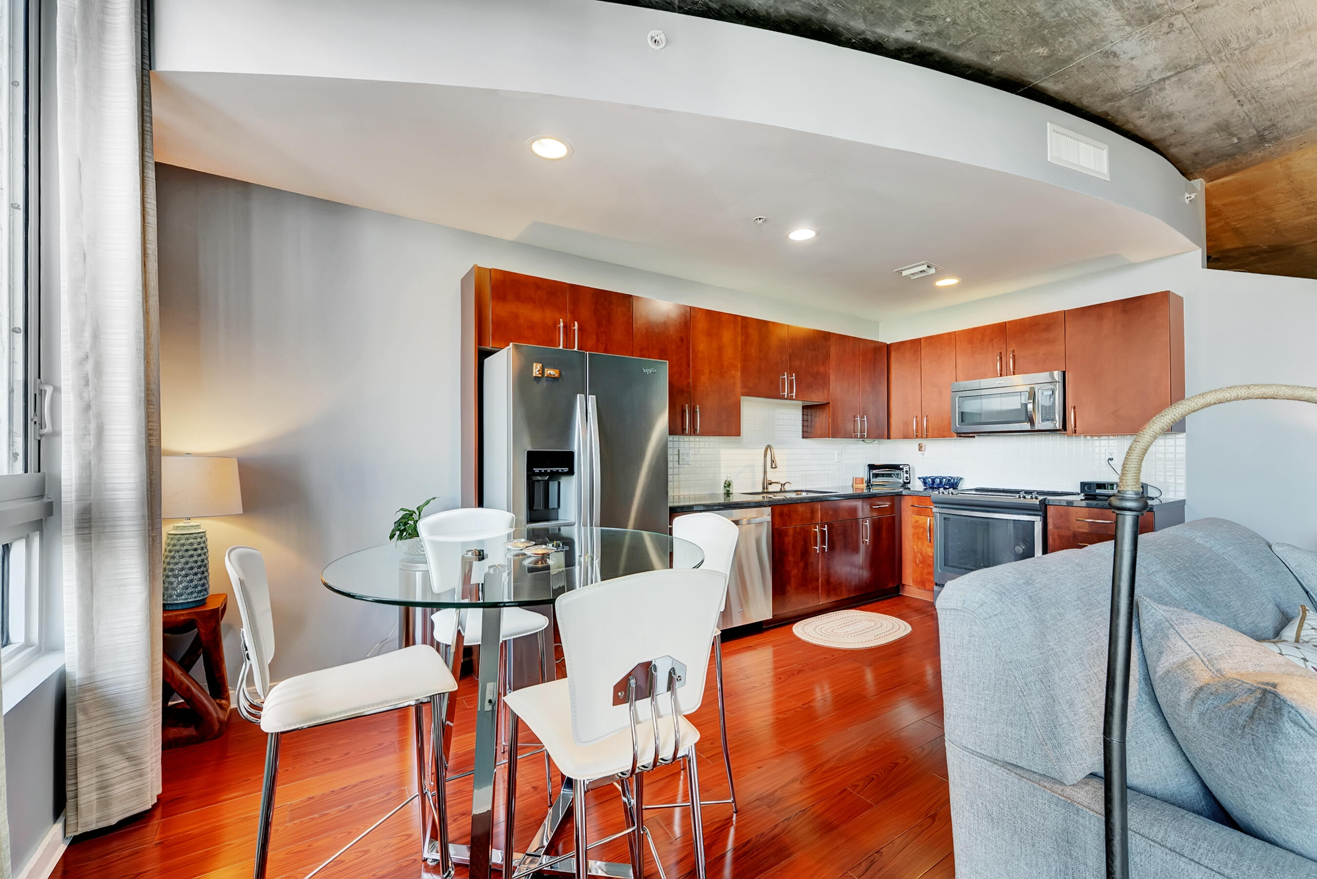 EDGE CONDO - Residential