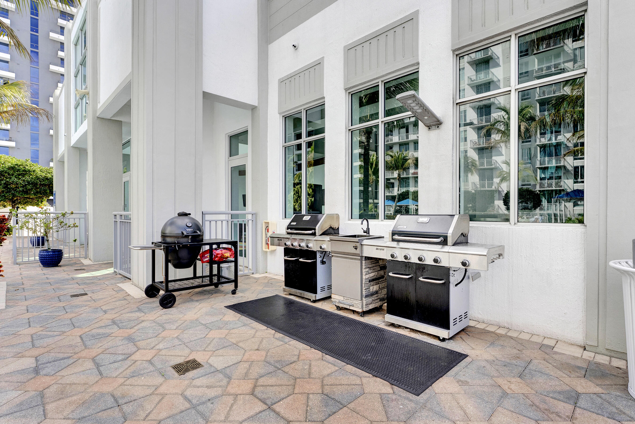 EDGE CONDO - Residential