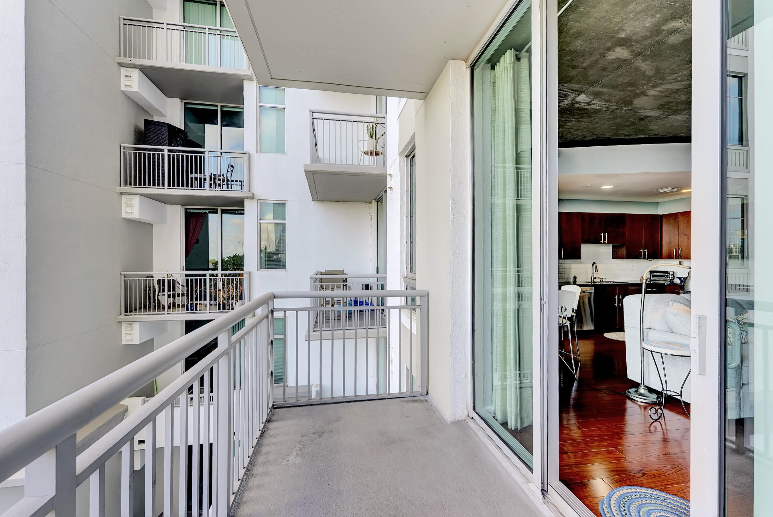 EDGE CONDO - Residential