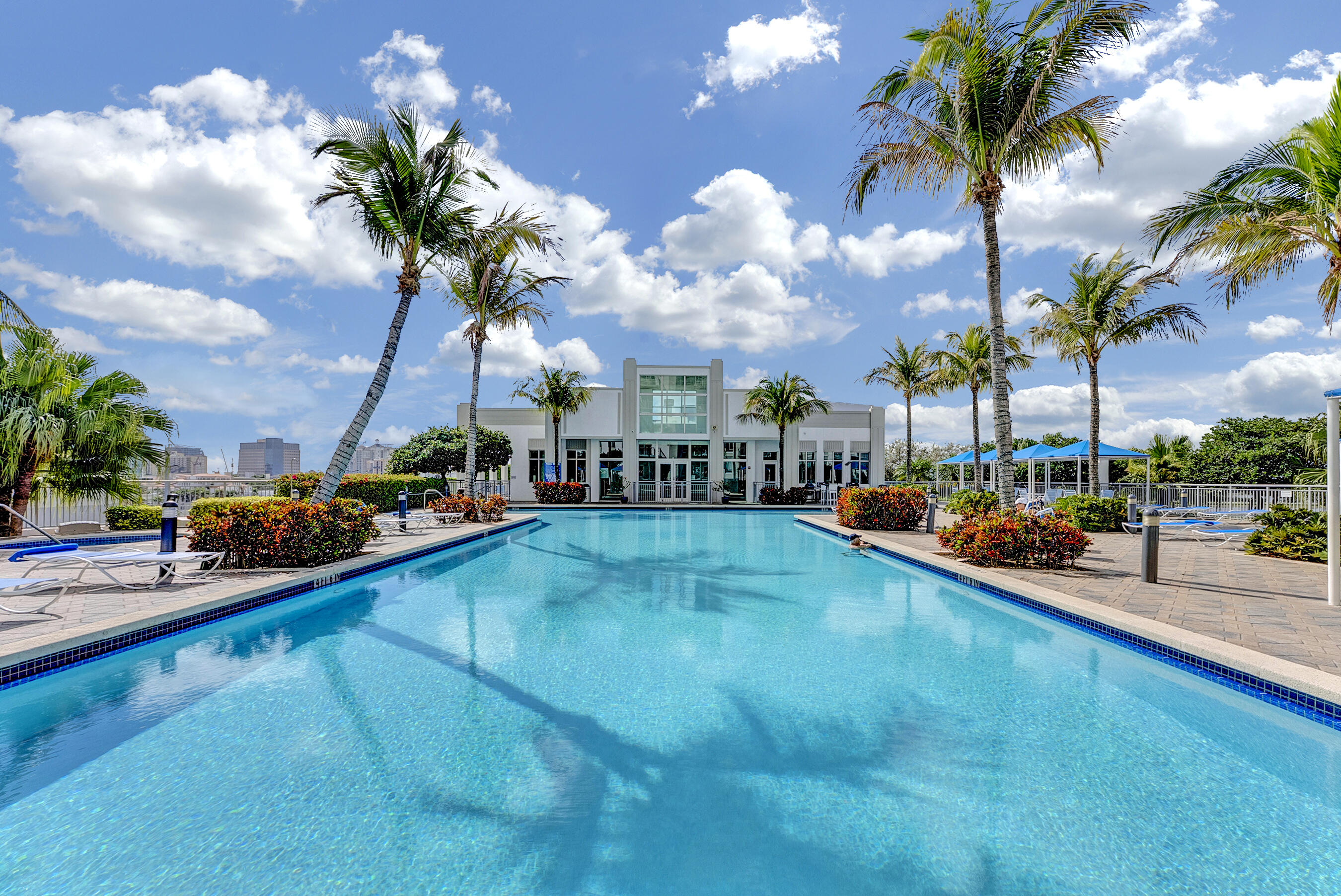 EDGE CONDO - Residential