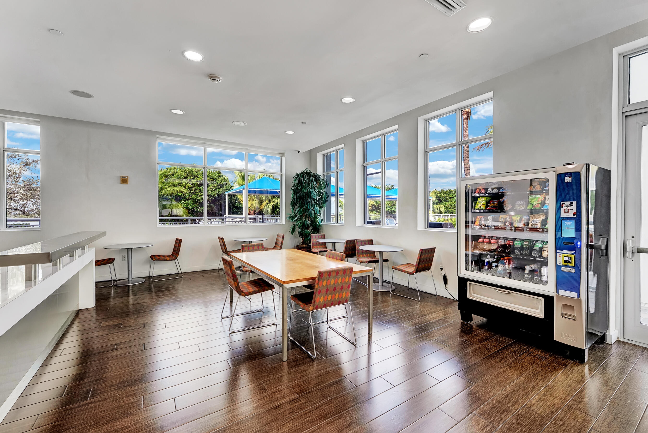 EDGE CONDO - Residential