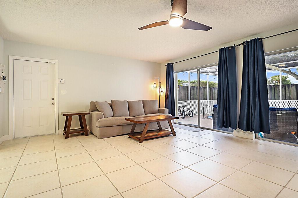 Photo of 11595 Winchester Drive #B, Palm Beach Gardens, FL 33410 (MLS # R10938102)