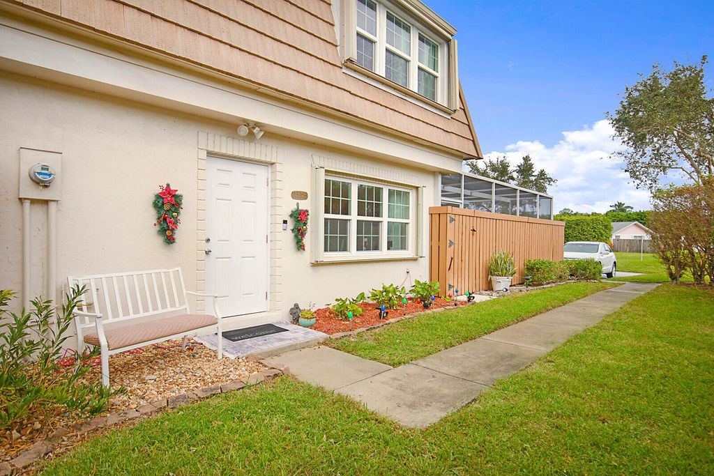 Photo of 11595 Winchester Drive #B, Palm Beach Gardens, FL 33410 (MLS # R10938102)