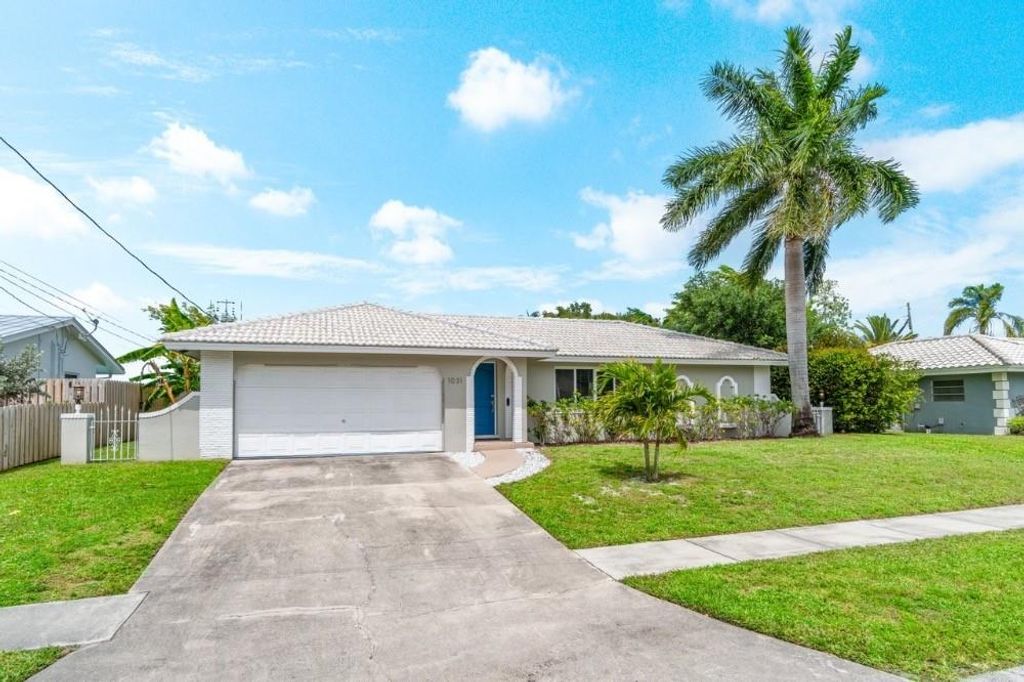 Photo of 1031 SW 11th Street, Boca Raton, FL 33486 (MLS # F10508478)