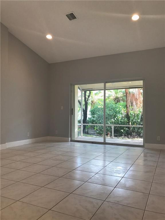 Floral Lakes - Residential