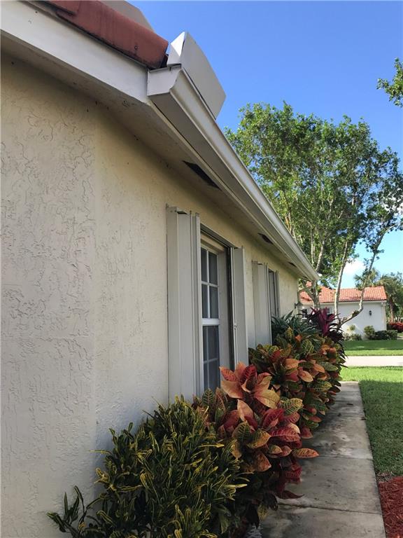 Floral Lakes - Residential