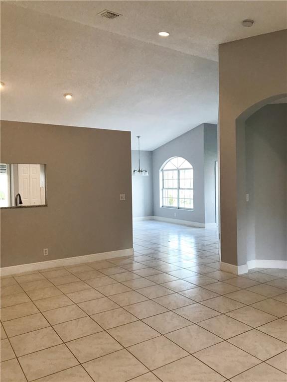 Floral Lakes - Residential
