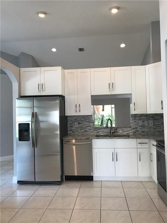 Floral Lakes - Residential