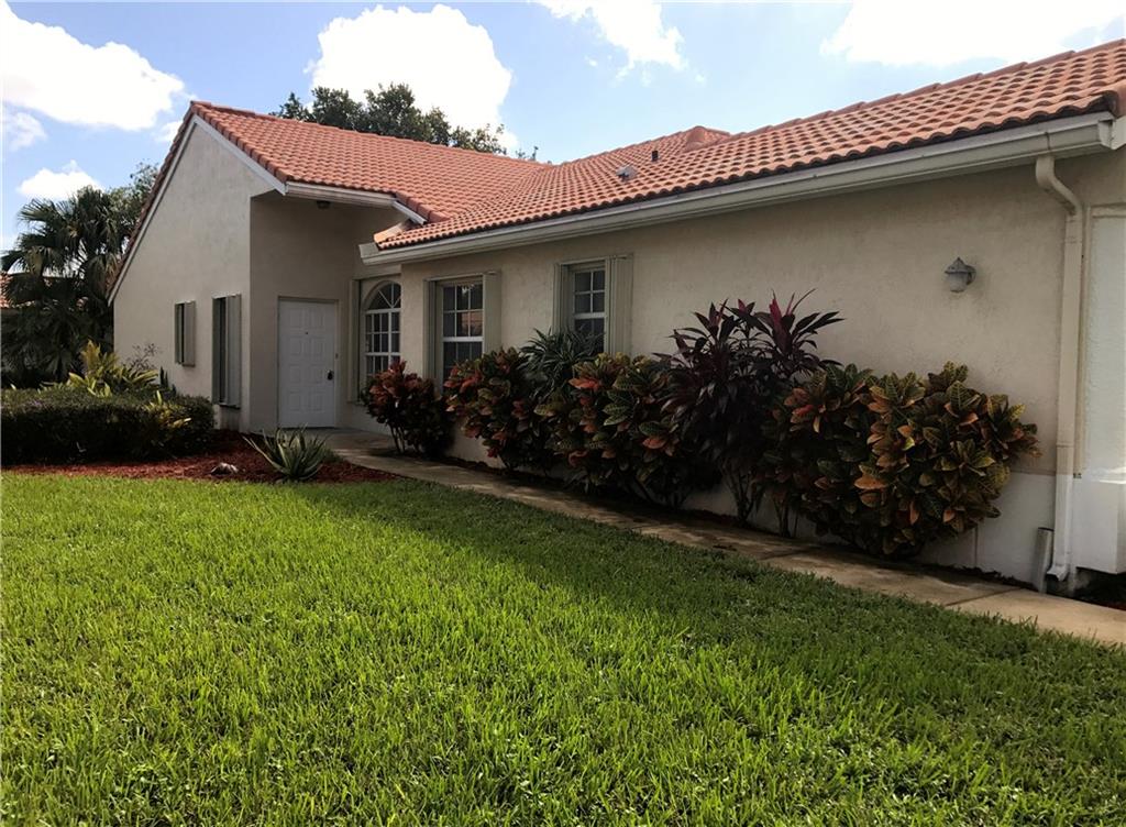 Floral Lakes - Residential