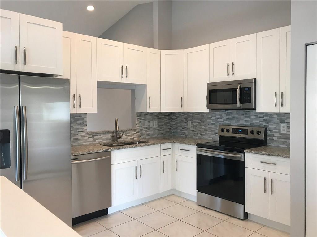 Floral Lakes - Residential