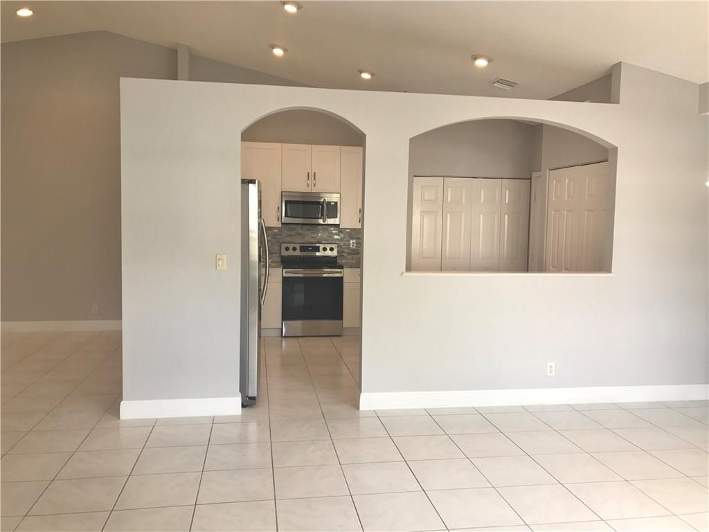 Floral Lakes - Residential