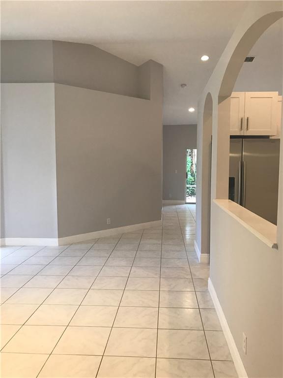 Floral Lakes - Residential