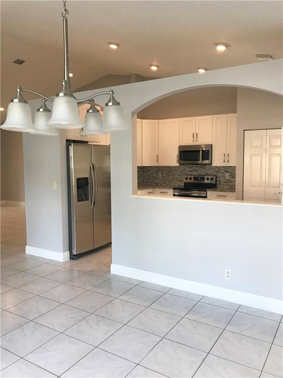 Floral Lakes - Residential