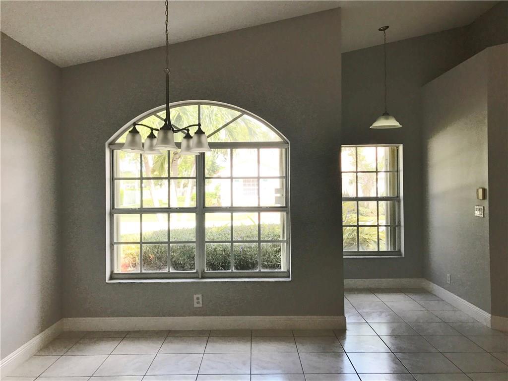 Floral Lakes - Residential
