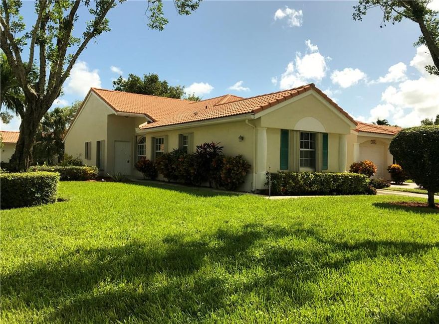 Beautiful 3/2/1 car garage villa features a great layout with vaulted ceilings and private screened patio.CORNER UNIT with private entrance.Accordion shutters.Completely remodeled NEW kitchen,42” cabinets,granite backsplash,new ss appliances.NO POPCORN!! The entire unit has been freshly painted,updated bathrooms. Located close to back gate and pool. Pet friendly. Low HOA includes lawn mntnce,cable(HBO),alarm,Social director, etc. ONSITE mgment.Guard at gate,clubhouse,pool,tennis courts,exercise room,sauna