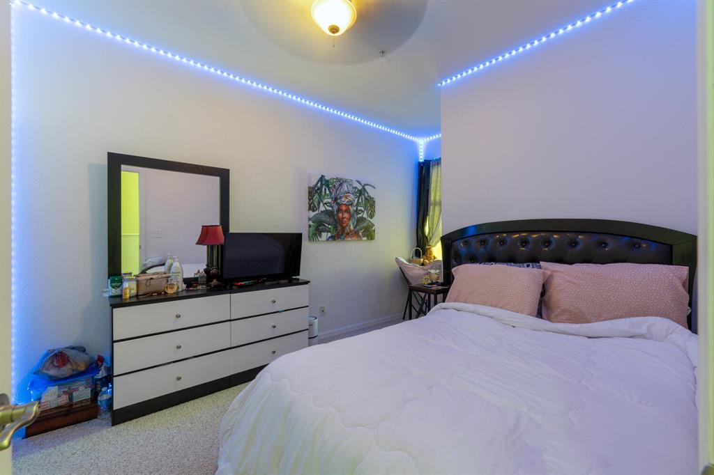 PIPERS CAY CONDO - Residential